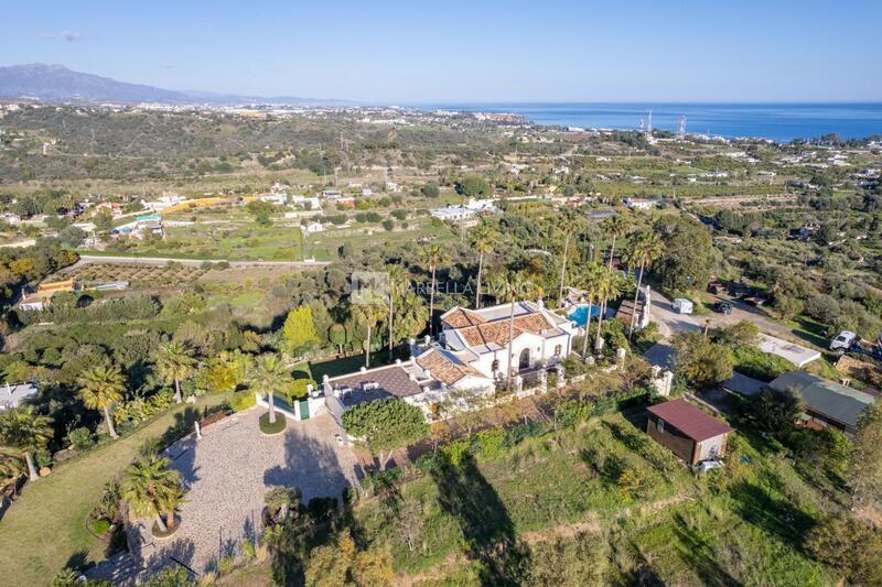 6 bedroom Villa for sale