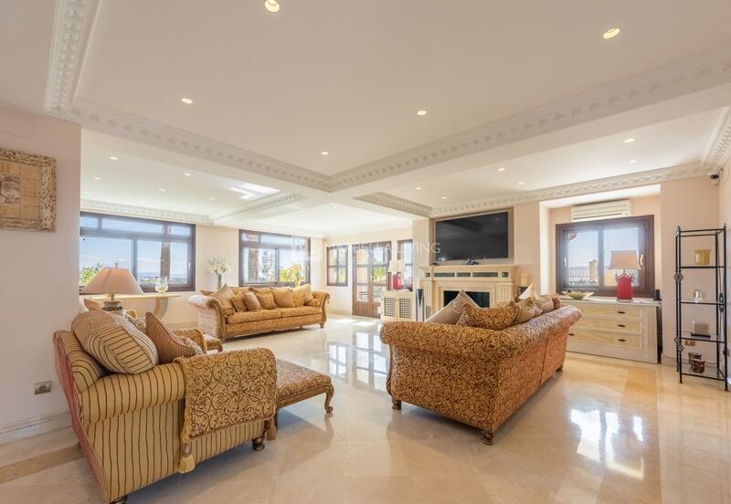 6 bedroom Villa for sale