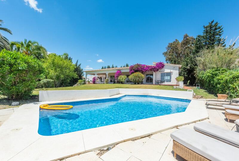 Villa til salgs i Estepona, Málaga