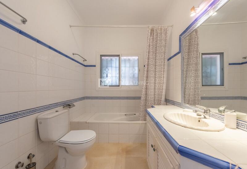 6 Cuarto Villa en venta