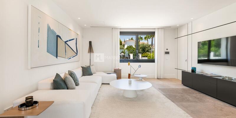 6 bedroom Villa for sale