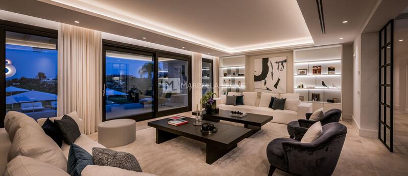 6 bedroom Villa for sale