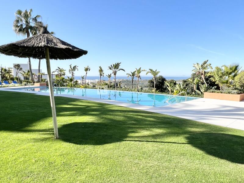 Apartamento en venta en Benahavis, Málaga