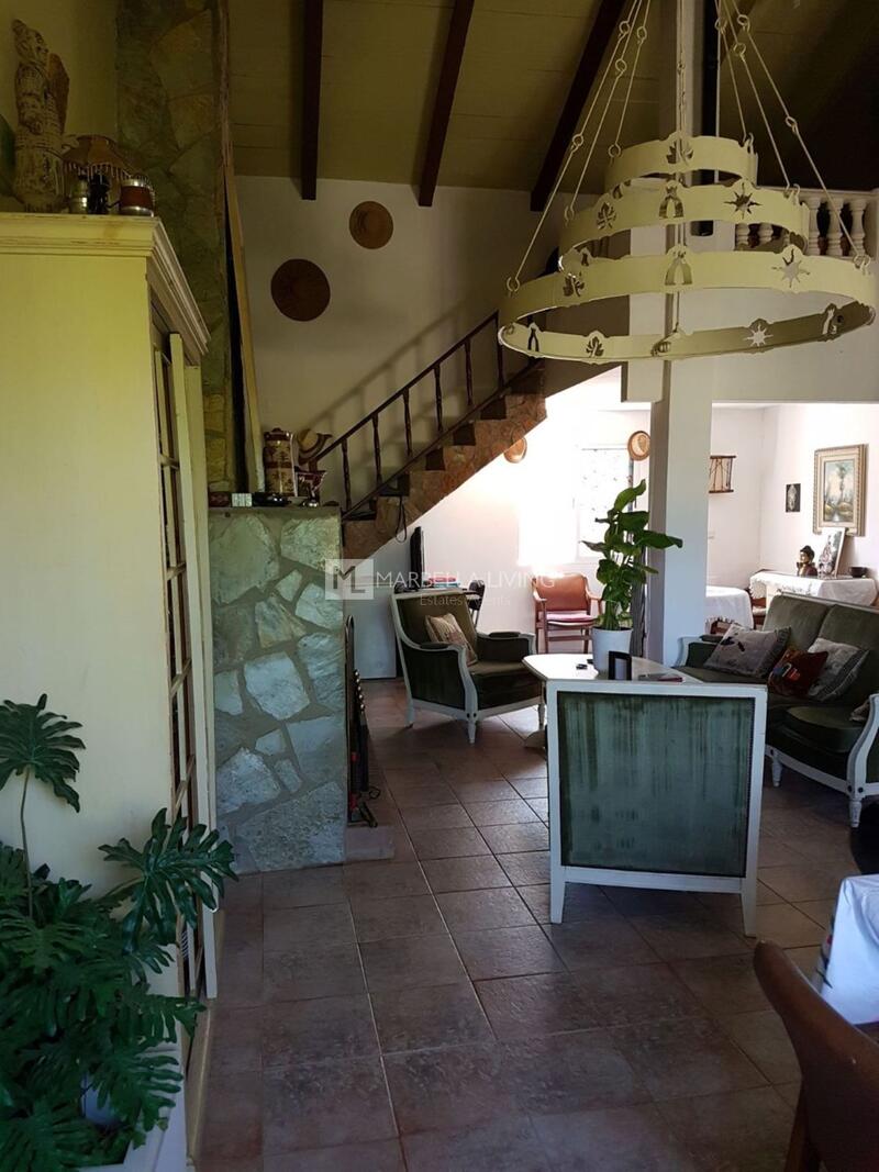 6 bedroom Country House for sale