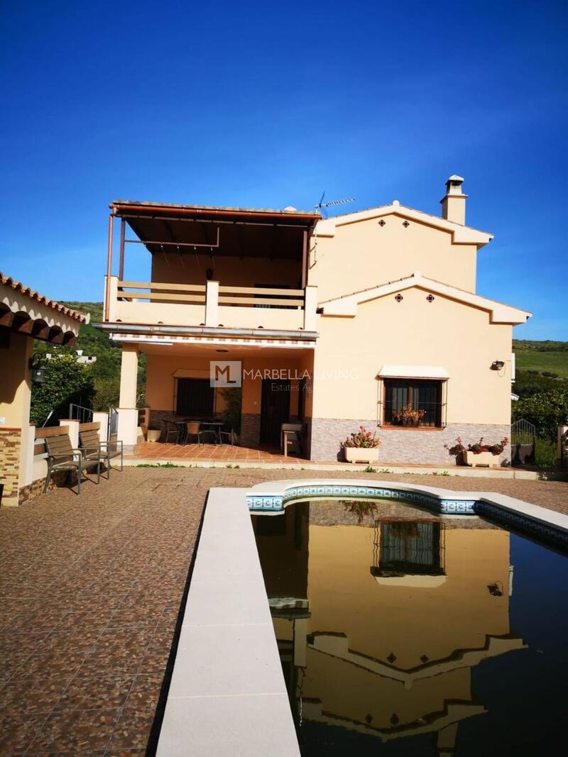 Дом в пещере продается в Alora, Málaga