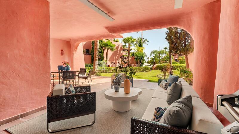 Villa à vendre dans Estepona, Málaga