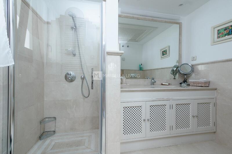 4 bedroom Townhouse for sale