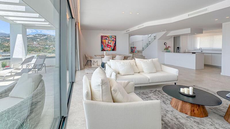 Duplex for sale in Marbella del Este, Málaga