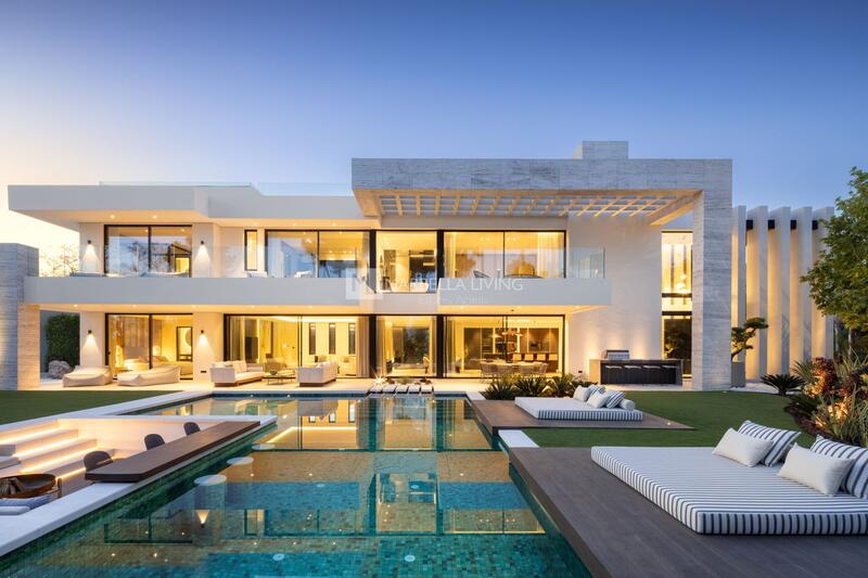 Villa for sale in Nueva Andalucia, Málaga