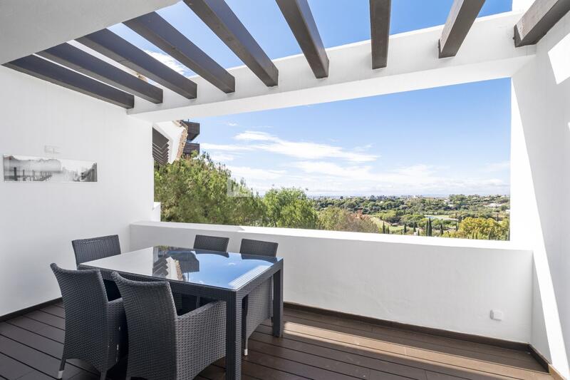 Duplex til salg i Benahavis, Málaga