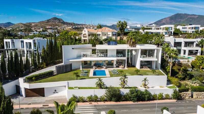 5 bedroom Villa for sale