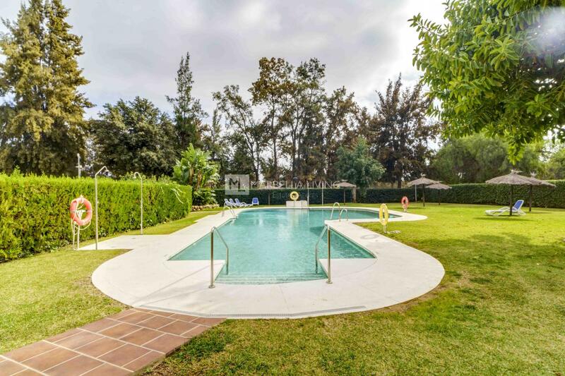 5 bedroom Townhouse for sale