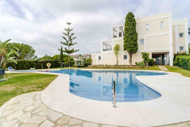 5 bedroom Townhouse for sale