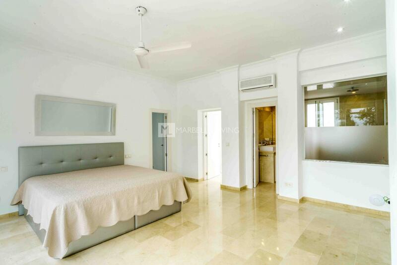 5 bedroom Townhouse for sale