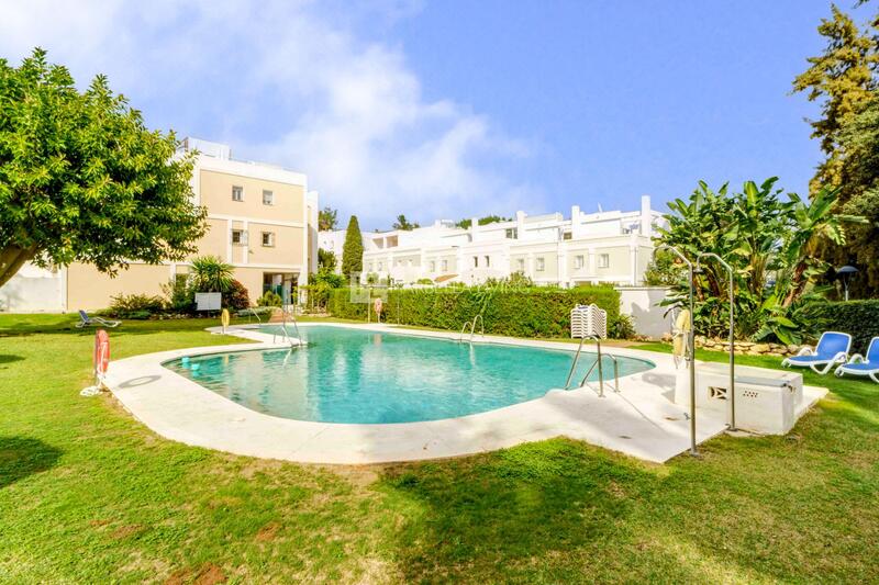 5 bedroom Townhouse for sale