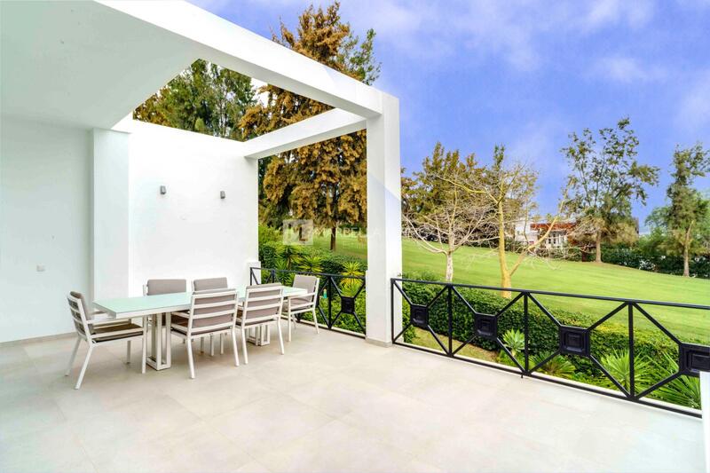 5 bedroom Townhouse for sale