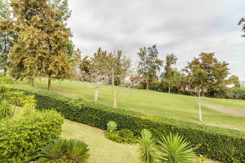 5 bedroom Townhouse for sale