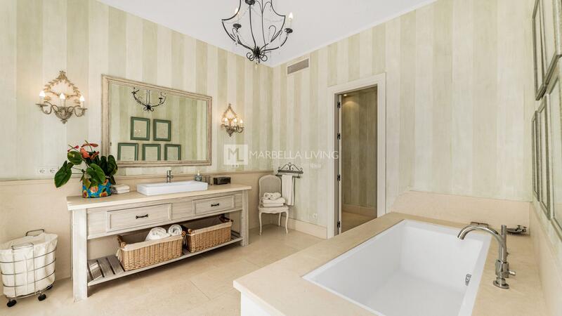 6 bedroom Villa for sale