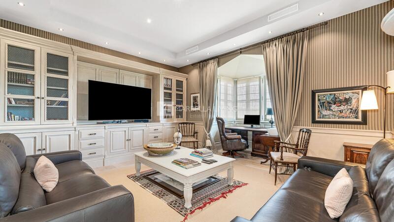 6 bedroom Villa for sale