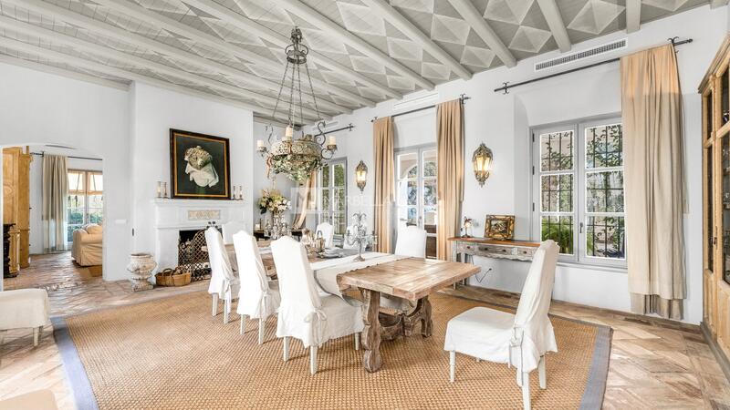 6 bedroom Villa for sale