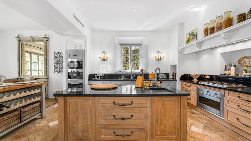 6 bedroom Villa for sale