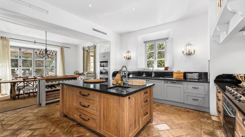 6 bedroom Villa for sale