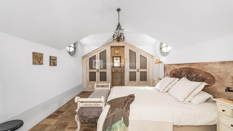 6 bedroom Villa for sale