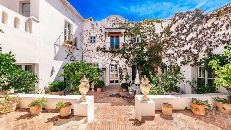 6 bedroom Villa for sale