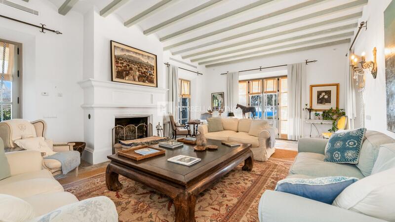6 bedroom Villa for sale