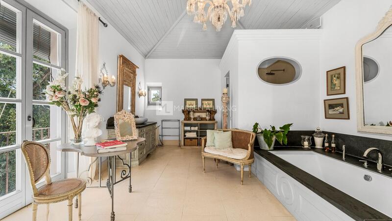 6 bedroom Villa for sale
