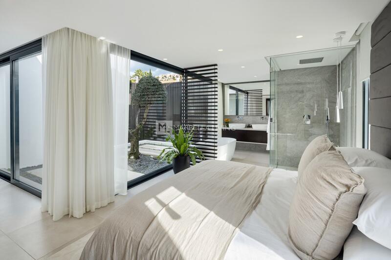 6 bedroom Villa for sale