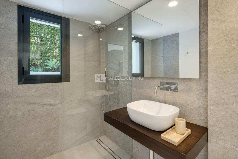 6 bedroom Villa for sale