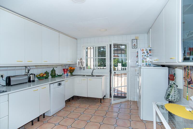 6 Cuarto Villa en venta