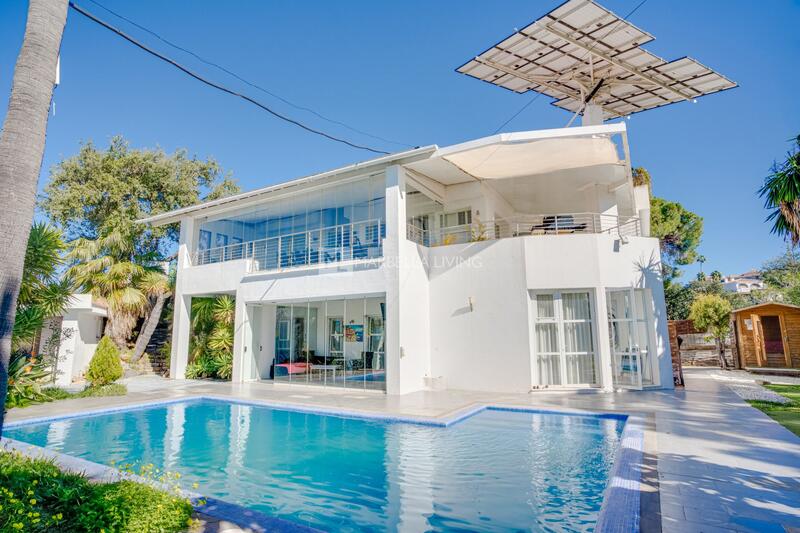 Villa for sale in Marbella del Este, Málaga