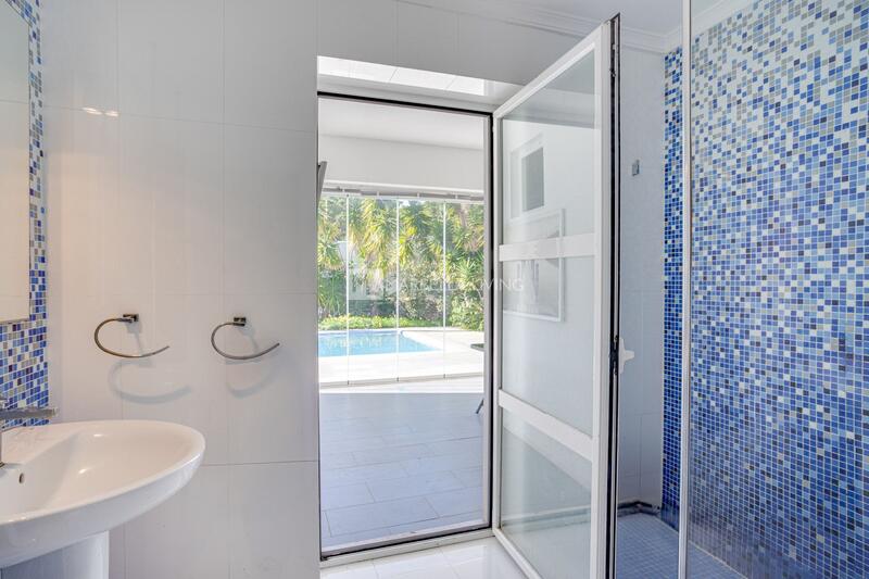 8 Cuarto Villa en venta