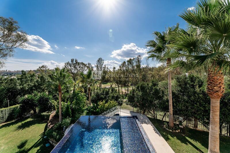 Villa til salg i Nueva Andalucia, Málaga