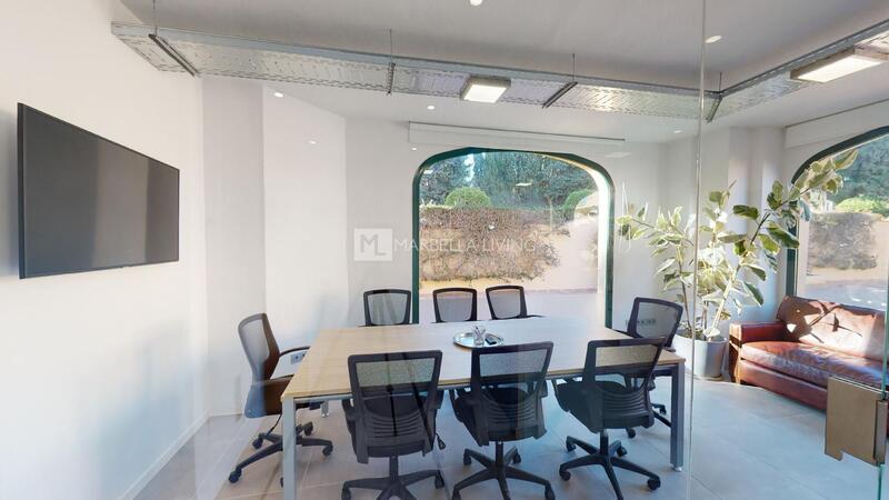 2 bedroom Commercial Property for Long Term Rent