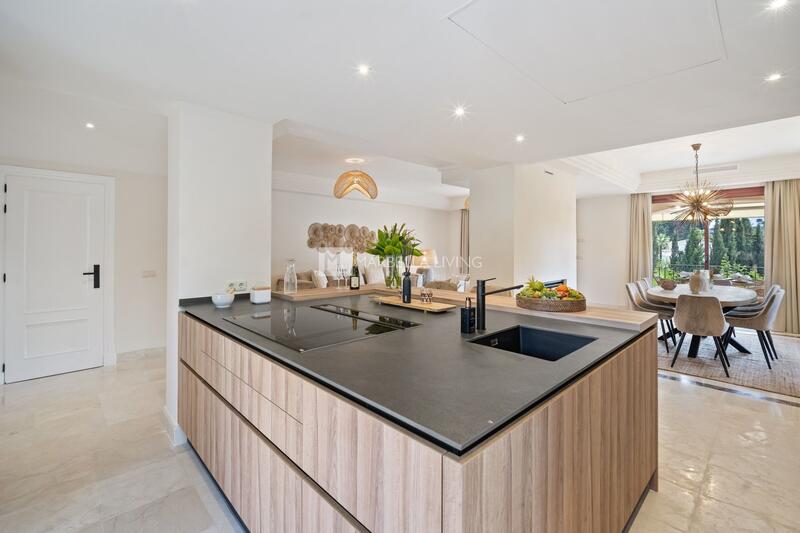 5 bedroom Villa for sale