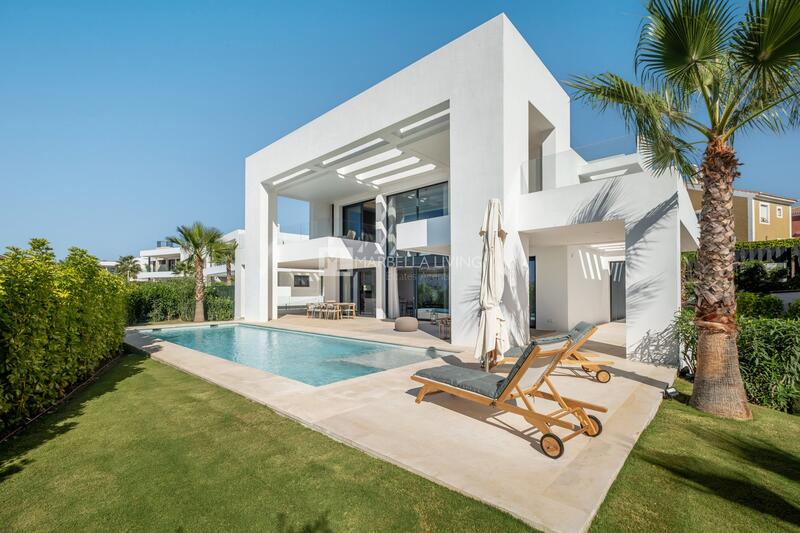 вилла продается в Estepona, Málaga