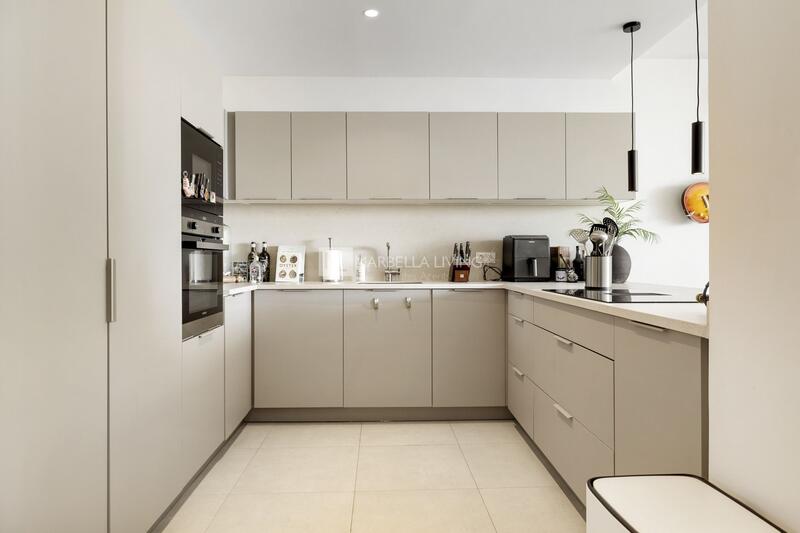 4 bedroom Townhouse for sale