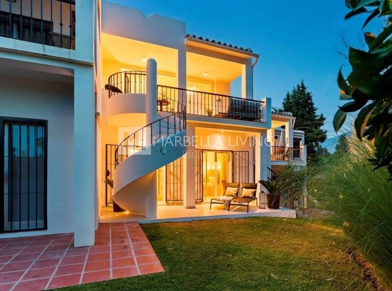4 bedroom Townhouse for sale