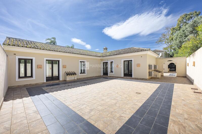 5 bedroom Villa for sale