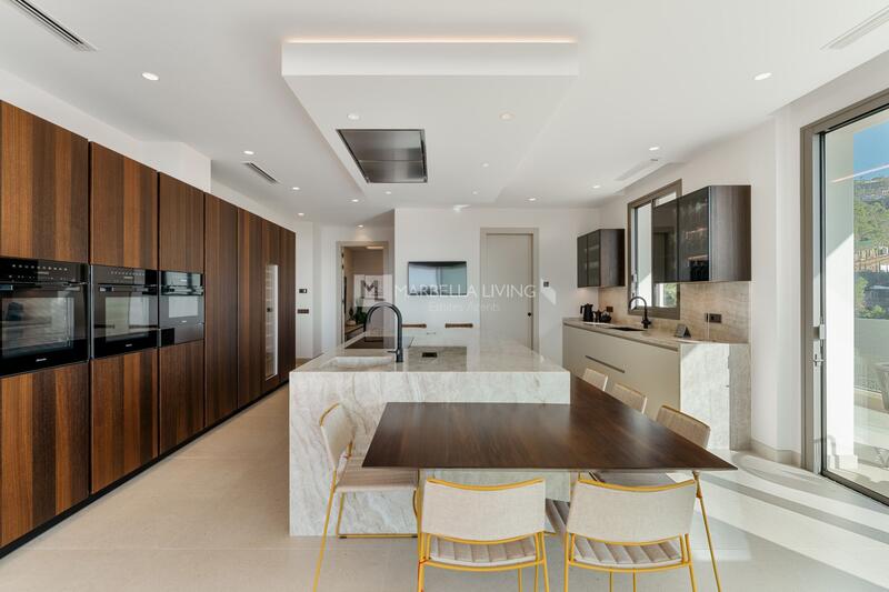 6 bedroom Villa for sale