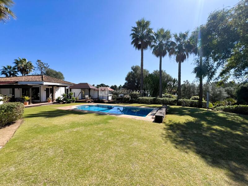 6 Cuarto Villa en venta