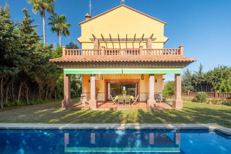 Villa for sale in San Pedro de Alcantara, Málaga