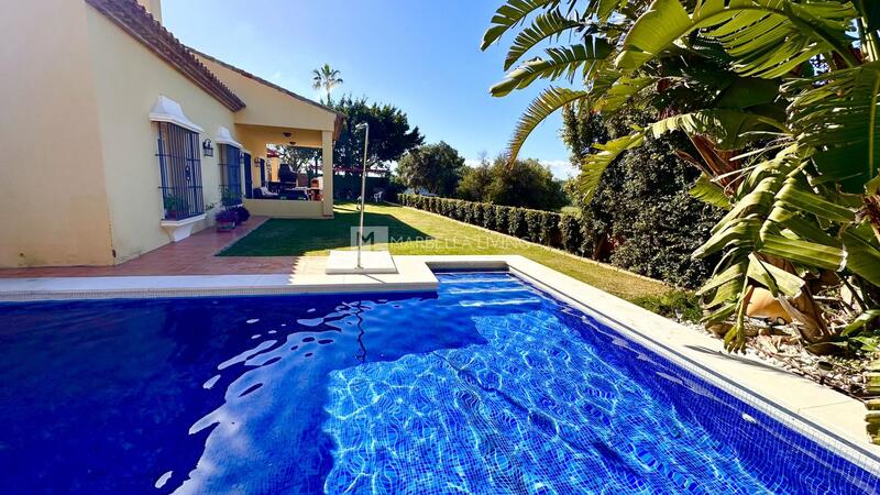 Villa zu verkaufen in Manilva, Málaga