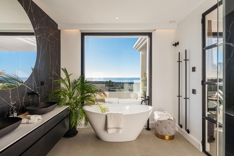 6 bedroom Villa for sale