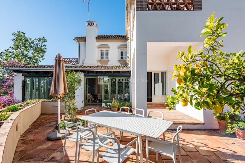 9 bedroom Villa for sale