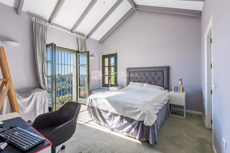 9 bedroom Villa for sale