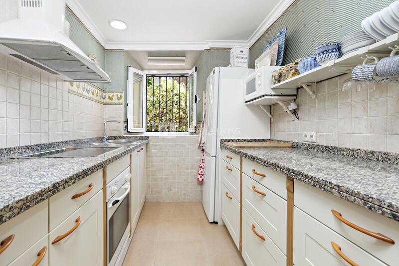 4 slaapkamer Gezinswoning Te koop